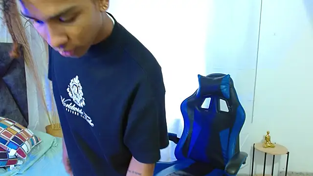 angelll18  online show from December 2025 08:27:02 PM