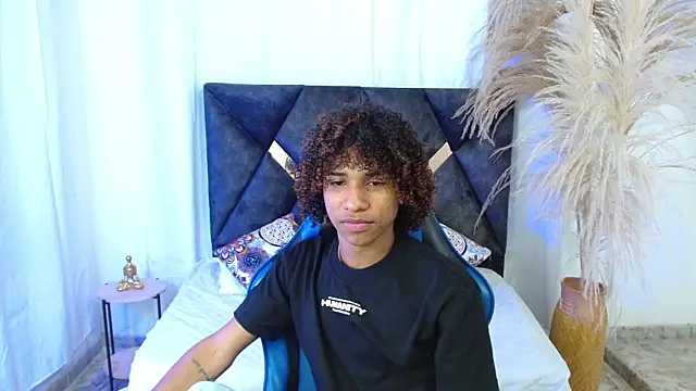 angelll18  online show from January 2026 08:45:02 PM