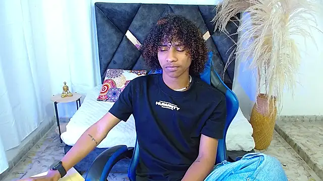 angelll18  online show from February 2026 08:50:01 PM