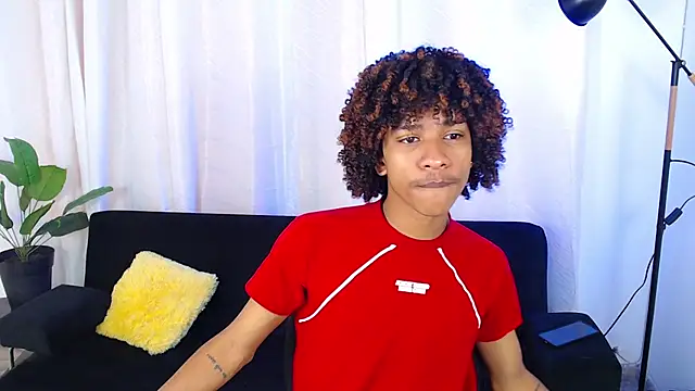 angelll18  online show from March 2026 01:29:02 PM