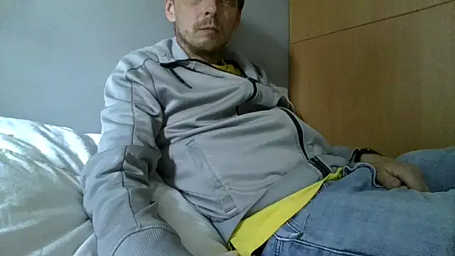 CrookedBunk3527 online show from July 2026 05:15:02 PM