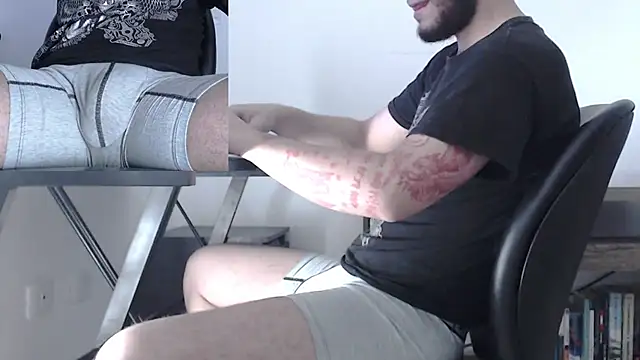 Snapshot of mateoconde00 chatting on February 2026 01:17:01 AM mateoconde00 online show from February 2026 01:17:01 AM