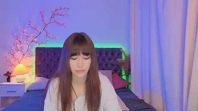 MilanaHotts online show from June 2026 05:05:02 AM