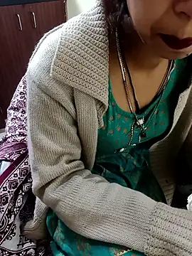 Kavya79 online show from January 2026 03:33:01 AM