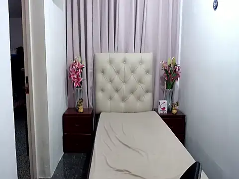 Shaneloveme online show from December 2025 07:44:01 PM