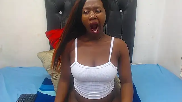 PetiteDiamondxxX online show from April 2026 04:44:02 PM