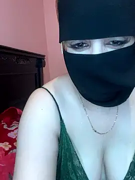 Snapshot of farawla-00 chatting on May 2026 11:42:01 PM farawla-00 online show from May 2026 11:42:01 PM
