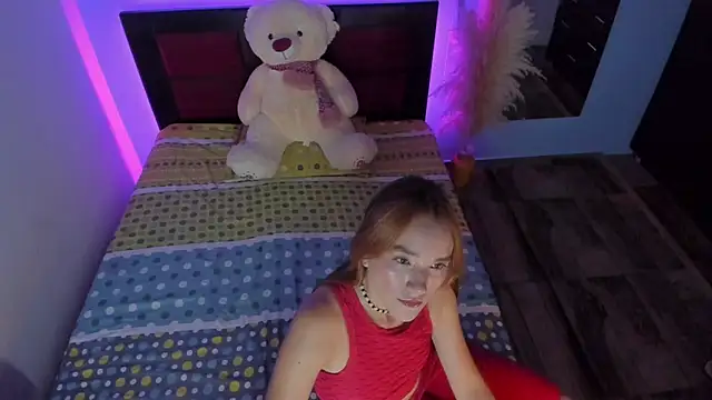CRISTAL T2 online show from May 2026 07:00:02 PM