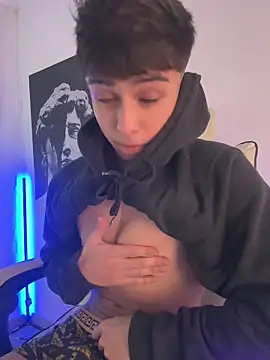 lian fooxx online show from April 2026 04:13:02 AM