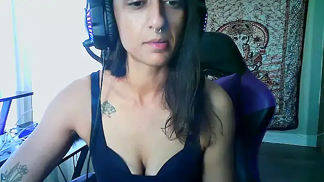 Snapshot of GoddessVikkii chatting on February 2026 06:38:01 PM GoddessVikkii online show from February 2026 06:38:01 PM