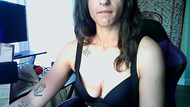 Snapshot of GoddessVikkii chatting on February 2026 07:34:02 PM GoddessVikkii online show from February 2026 07:34:02 PM