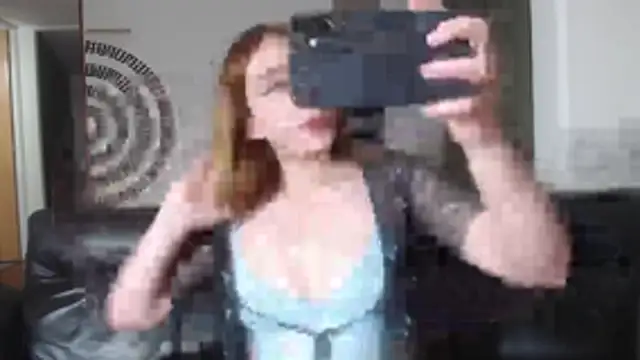 Snapshot of BeautyYoungblond chatting on May 2026 01:11:02 AM BeautyYoungblond online show from May 2026 01:11:02 AM