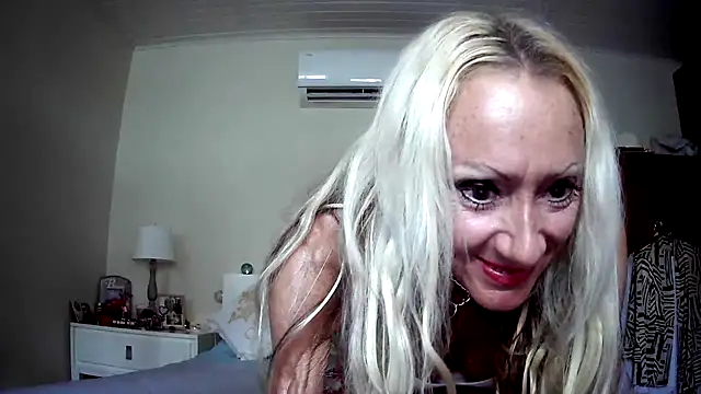 Snapshot of siennadiamond chatting on June 2026 05:11:02 PM siennadiamond online show from June 2026 05:11:02 PM