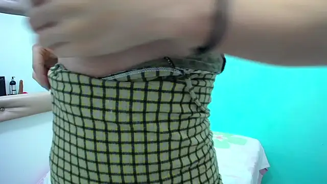 nicol grey online show from February 2026 02:42:01 AM