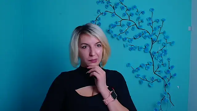 Lana Foxyy online show from December 2025 06:49:02 PM