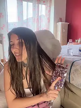 saphirafox online show from April 2026 01:41:01 PM