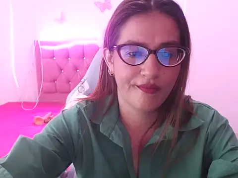 NathyVega online show from December 2025 02:06:01 AM