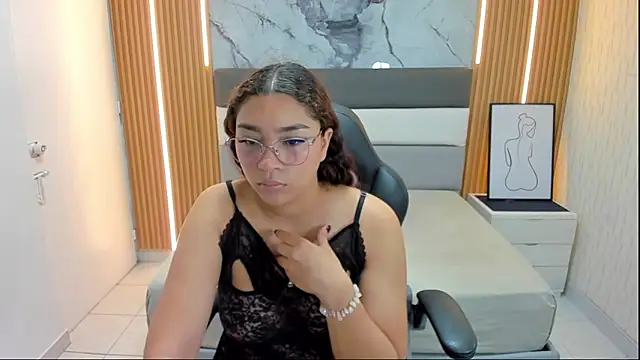 angelinemore online show from January 2026 06:53:01 PM