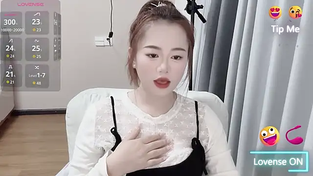 Amireux-8 online show from April 2026 12:19:02 PM