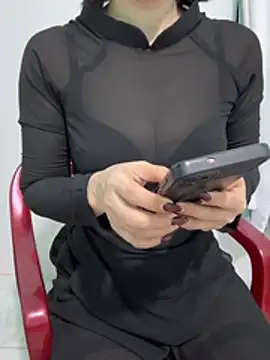 Snapshot of bi_biii chatting on May 2026 02:42:02 AM bi biii online show from May 2026 02:42:02 AM