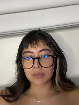 Snapshot of justmariee chatting on April 2026 02:21:02 AM justmariee online show from April 2026 02:21:02 AM