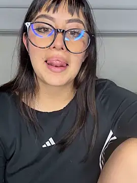 Snapshot of justmariee chatting on April 2026 05:08:01 AM justmariee online show from April 2026 05:08:01 AM