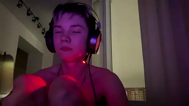 MilesSwanson online show from December 2025 10:28:02 PM