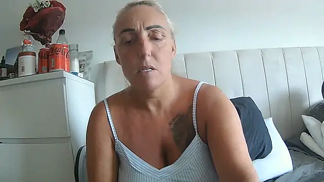 Snapshot of theblondecocklover chatting on July 2026 05:59:01 PM theblondecocklover online show from July 2026 05:59:01 PM