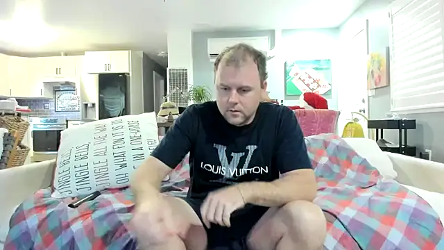 Studmuffin4you online show from February 2026 12:18:01 AM