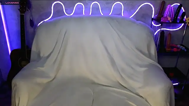 playoliver online show from April 2026 01:01:01 PM