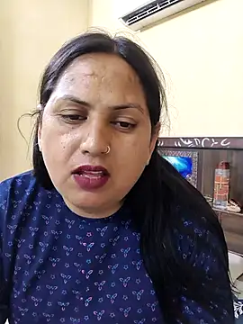 Hotmylips online show from April 2026 07:58:01 PM