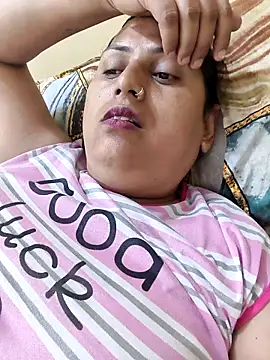 Hotmylips online show from April 2026 02:37:01 PM