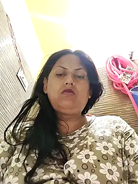 Hotmylips online show from May 2026 12:40:02 AM