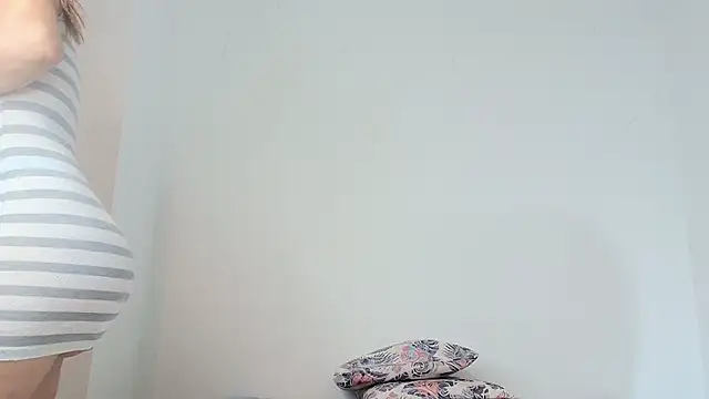 Snapshot of saramaartinez chatting on February 2026 12:32:01 PM saramaartinez online show from February 2026 12:32:01 PM