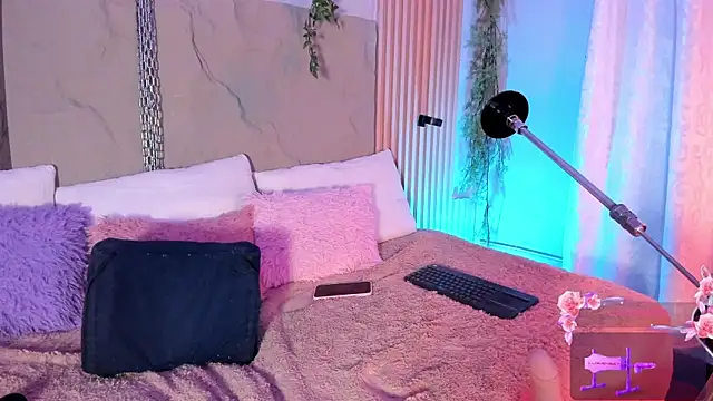 isabellagiirl online show from July 2026 08:33:02 PM