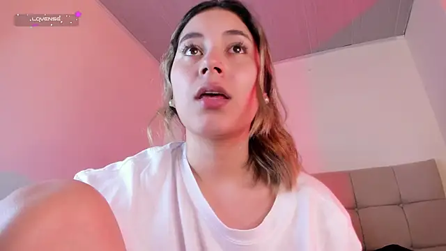 Violet Blazee online show from April 2026 04:40:01 AM