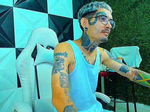 Boy tatto77 online show from February 2026 05:46:02 PM