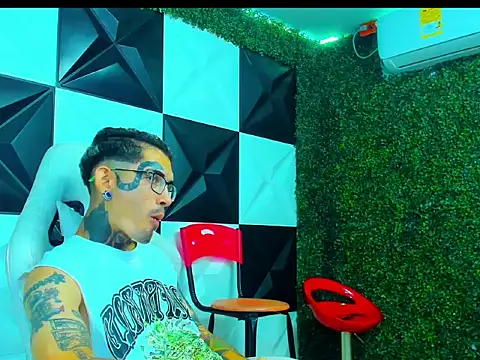 Boy tatto77 online show from March 2026 01:39:01 PM