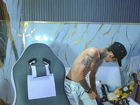 Boy tatto77 online show from April 2026 07:58:01 PM