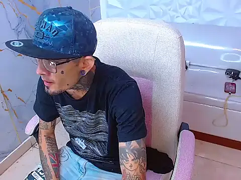 Snapshot of Boy_tatto77 chatting on July 2026 01:11:01 AM Boy tatto77 online show from July 2026 01:11:01 AM