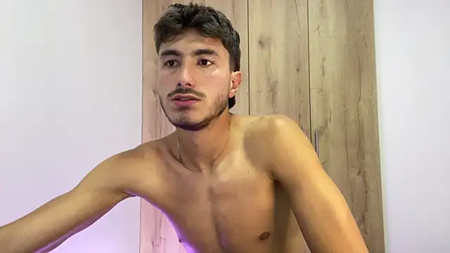 LIAM COLT online show from December 2025 12:30:01 AM