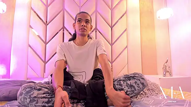 Max Ari online show from January 2026 04:06:01 AM