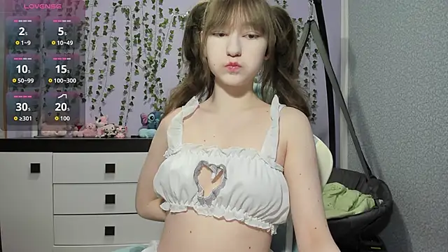 Snapshot of Yoonhee_ki chatting on June 2026 06:33:02 PM Yoonhee ki online show from June 2026 06:33:02 PM