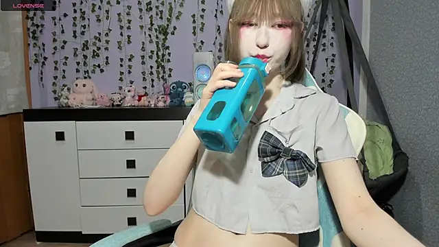 Snapshot of Yoonhee_ki chatting on June 2026 06:43:02 PM Yoonhee ki online show from June 2026 06:43:02 PM