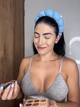 ItsTatiana online show from April 2026 12:19:01 AM