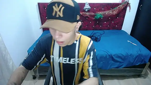 Demon Sam  online show from December 2025 03:15:01 AM