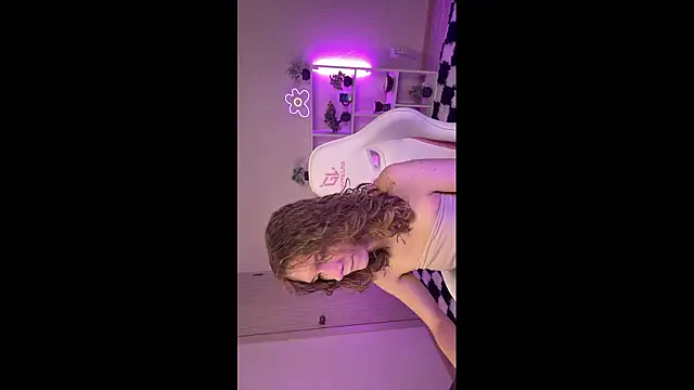 KellySunn online show from February 2026 09:30:02 AM