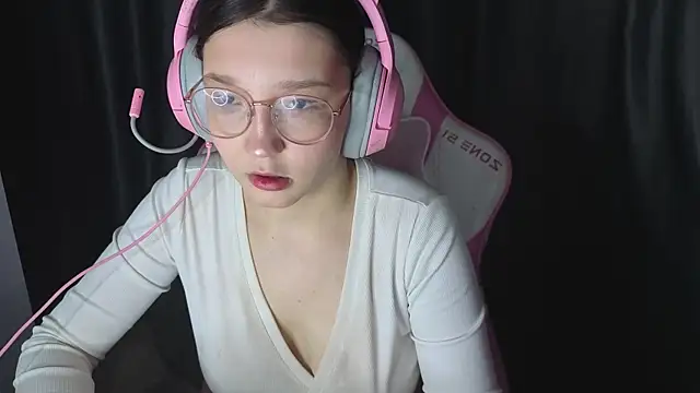 Pink-Aura- online show from January 2026 04:22:02 PM