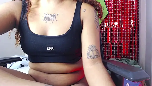 Dulcinea and puffy online show from January 2026 09:31:01 PM