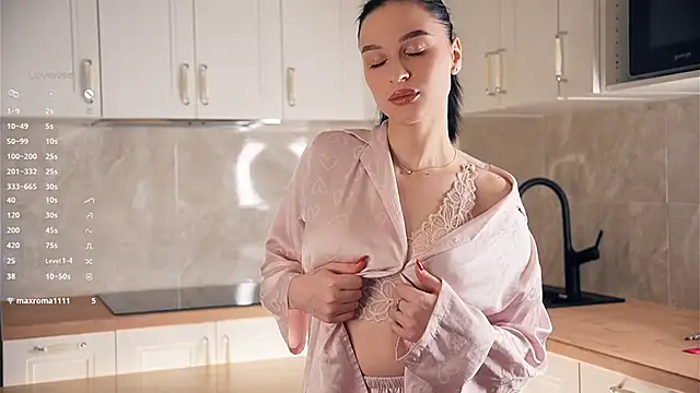 TyraEspina online show from January 2026 09:17:01 PM